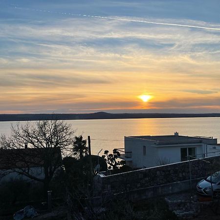 Ferienwohnung Mit Beheiztem Pool, 60 M Vom Strand Maslenica Bagian luar foto