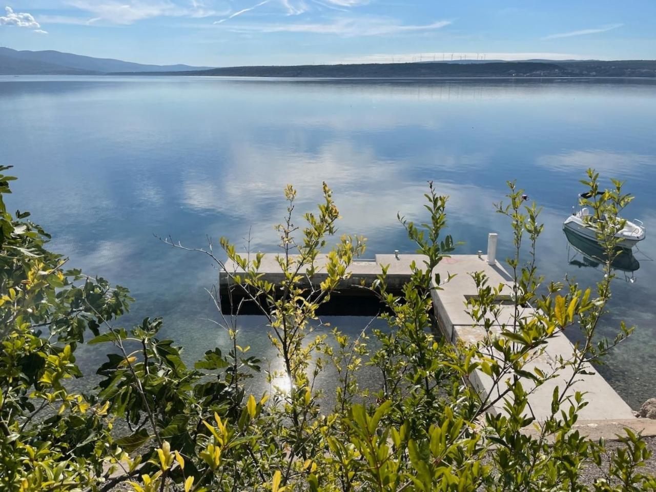 Ferienwohnung Mit Beheiztem Pool, 60 M Vom Strand Maslenica Bagian luar foto