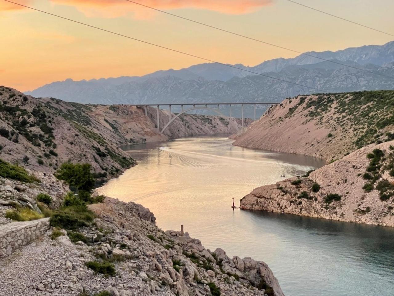 Ferienwohnung Mit Beheiztem Pool, 60 M Vom Strand Maslenica Bagian luar foto