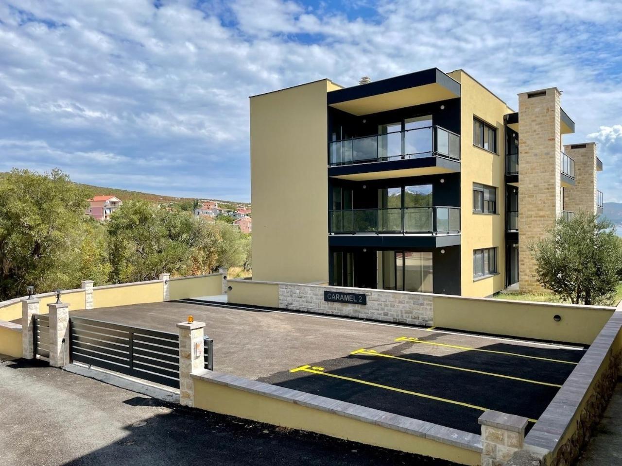 Ferienwohnung Mit Beheiztem Pool, 60 M Vom Strand Maslenica Bagian luar foto